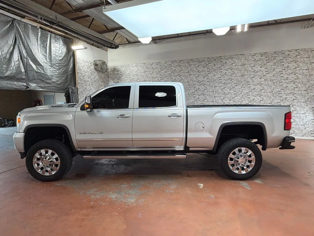 Used 2018 Quicksilver Metallic GMC Denali image 4