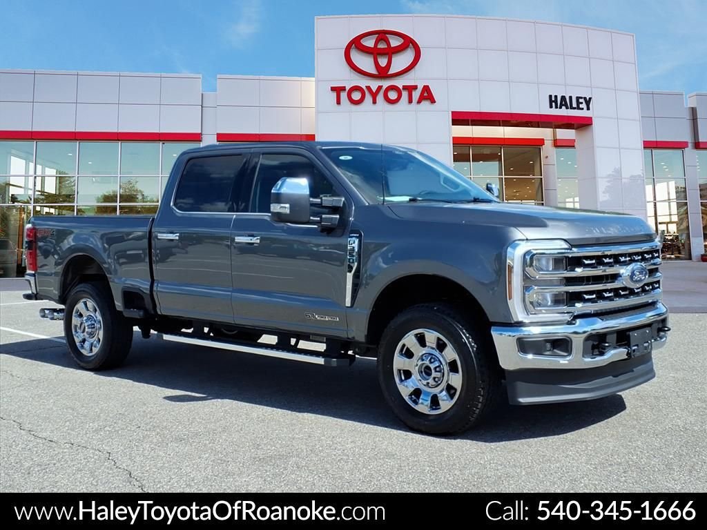 Used 2025 Gray Ford Lariat image 1
