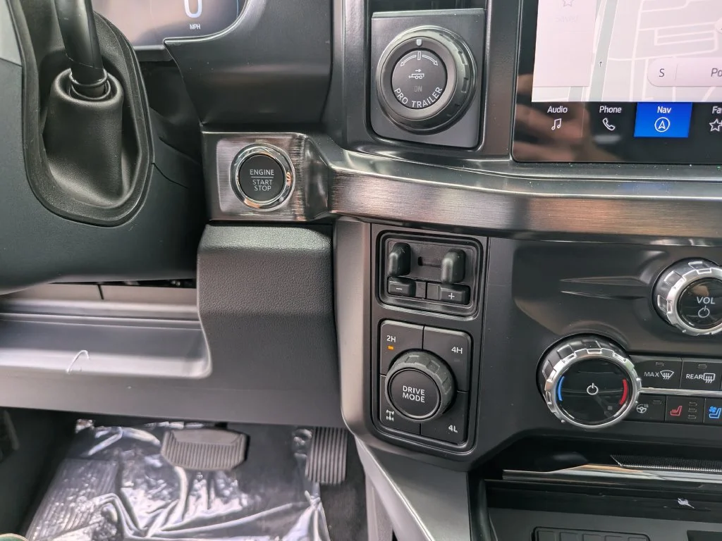 New 2026 Glacier Gray Metallic Tri-Coat Ford F-250® Lariat® image 27