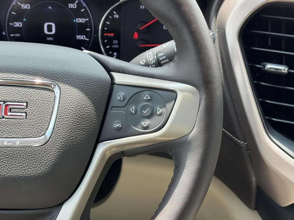 Used 2017 White GMC Denali image 23