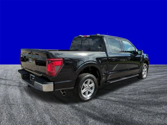 New 2026 Agate Black Metallic Ford XLT image 4