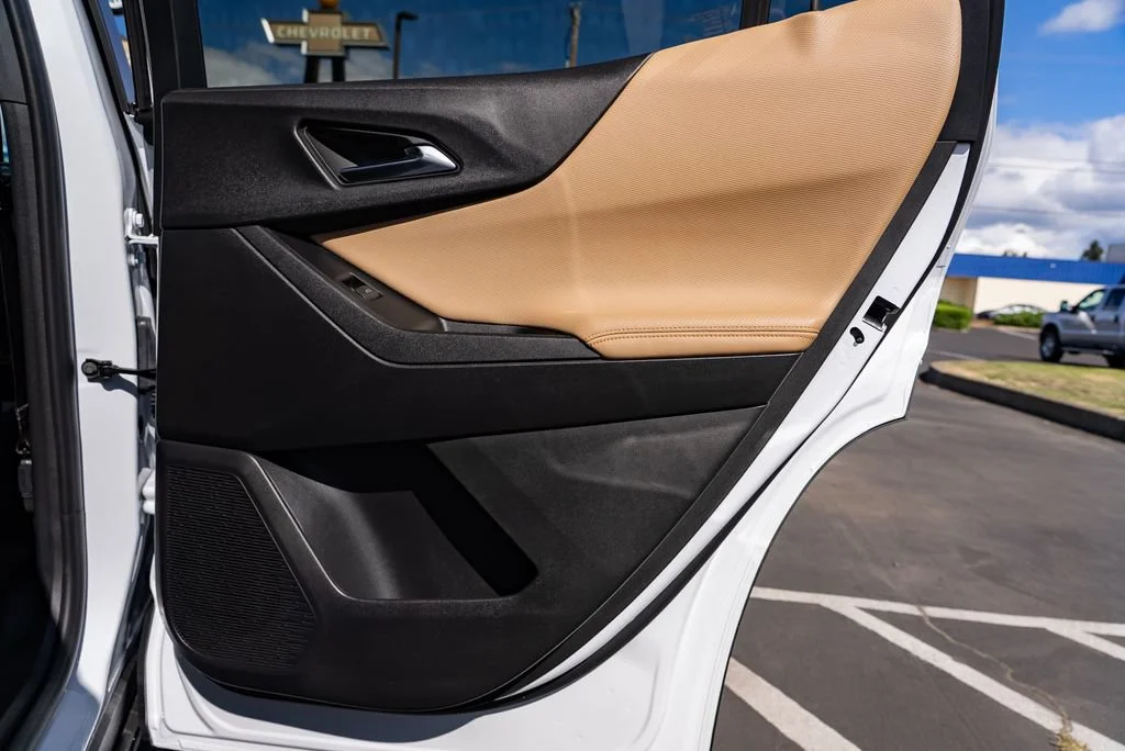 New 2027 Polar White Tricoat Chevrolet ACTIV image 29