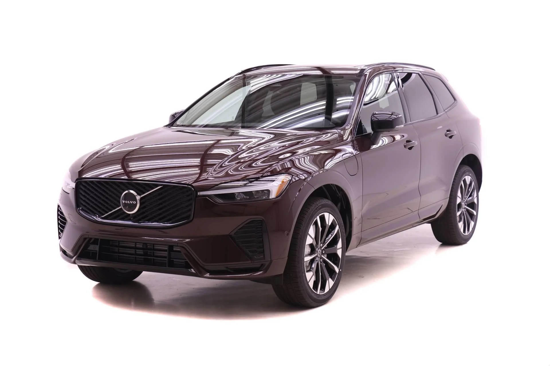 2026 Volvo XC60 T8 Plus Dark AWD's photo