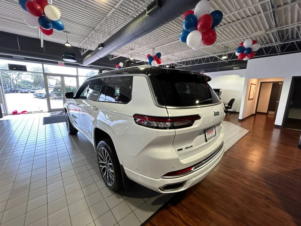 Used 2021 Bright White Clearcoat Jeep Summit Reserve image 10