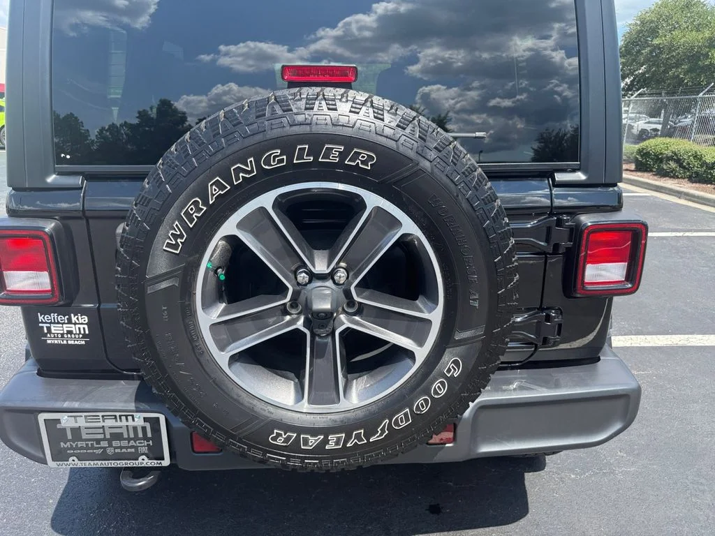 Used 2023 Black Jeep Sahara image 34