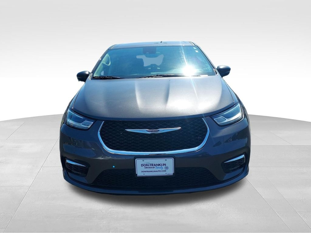 Used 2023 Gray Chrysler Touring L image 8