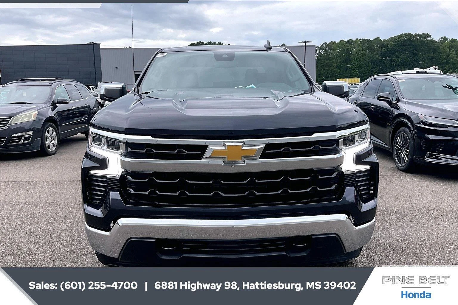 Used 2023 Dark Ash Metallic Chevrolet LT image 5
