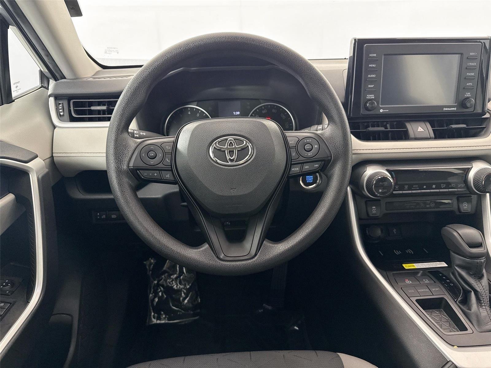 Used 2022 Silver Sky Metallic Toyota XLE image 28