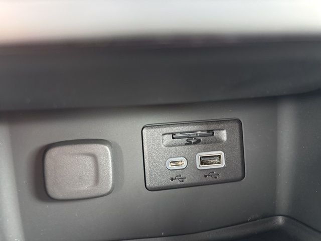 Used 2023 Black GMC SLE image 9