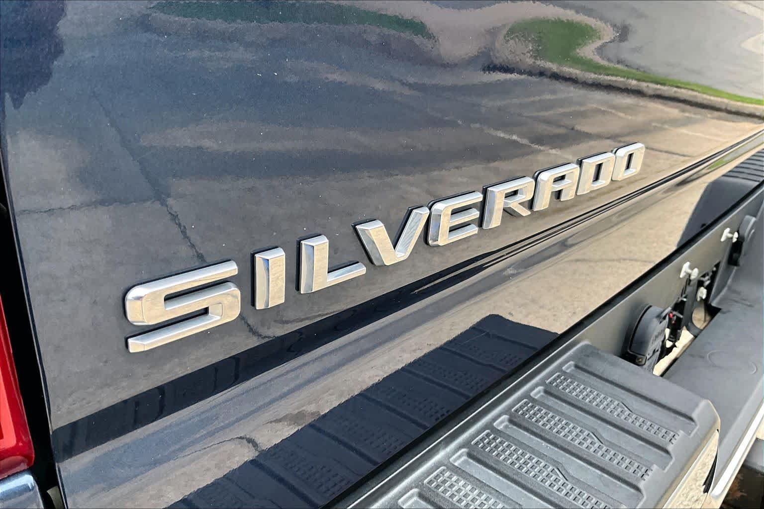 Used 2021 Northsky Blue Metallic Chevrolet LTZ image 31