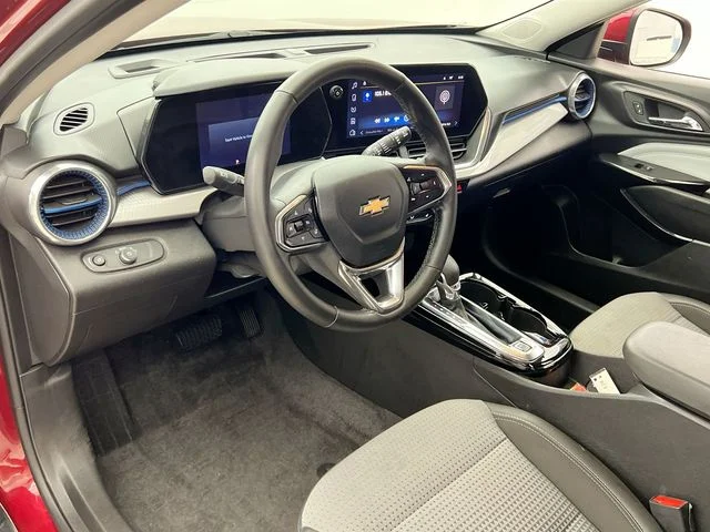 2025 Chevrolet Trax LT - Photo 7