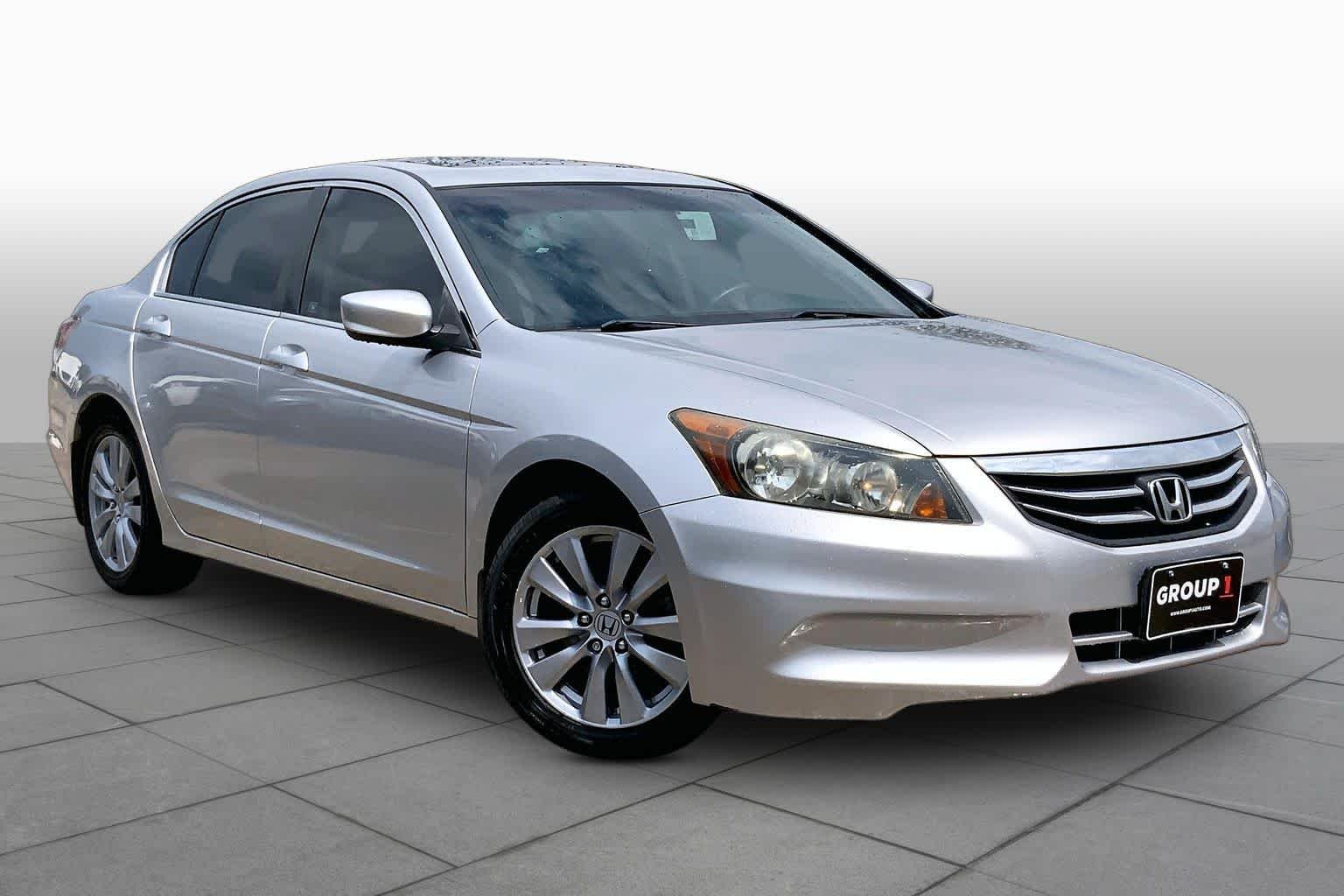 Used 2012 Alabaster Silver Metallic Honda EX-L image 2
