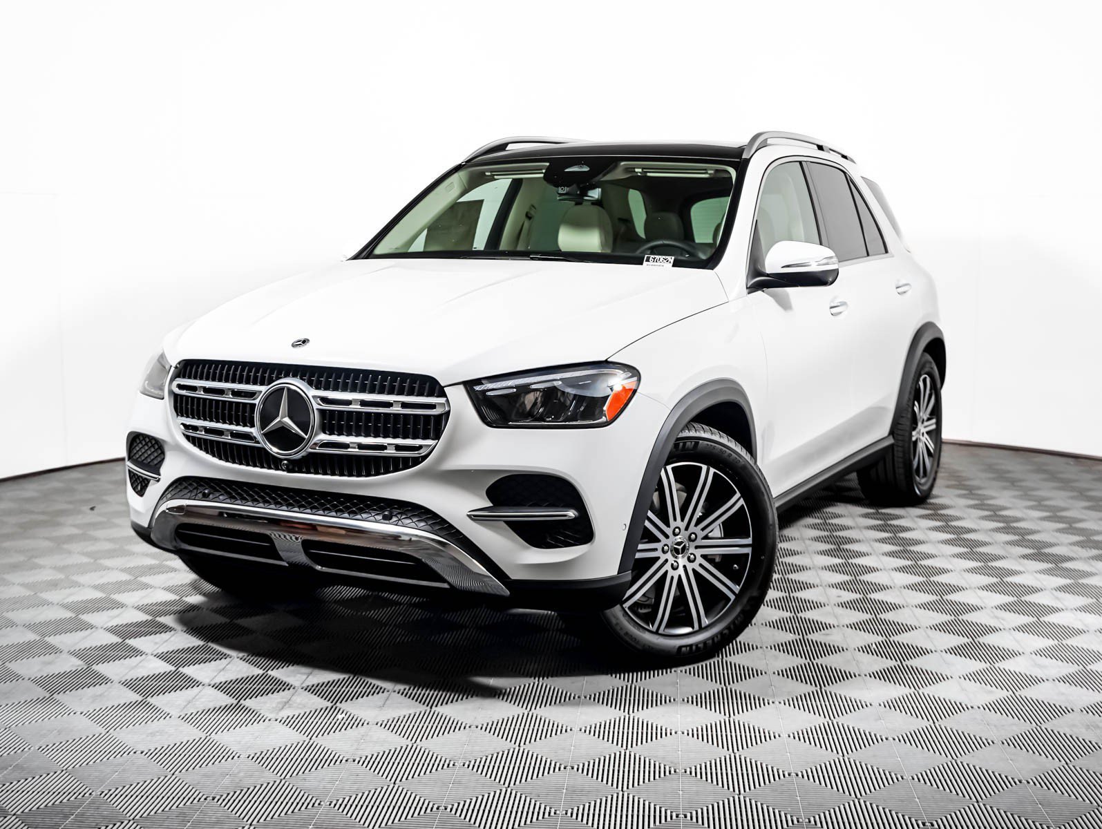 New 2026 Polar White Mercedes-Benz GLE 350 image 1