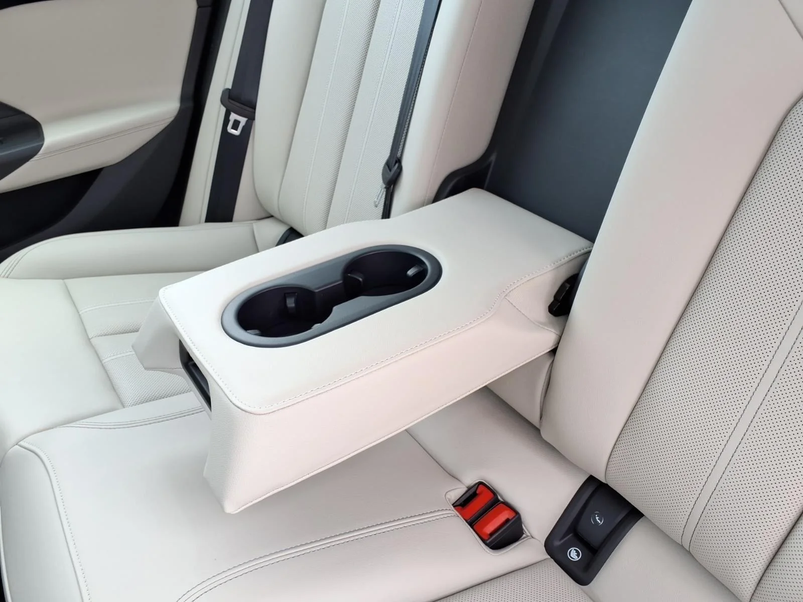 New 2026 Glacier White Metallic Audi Prestige image 16