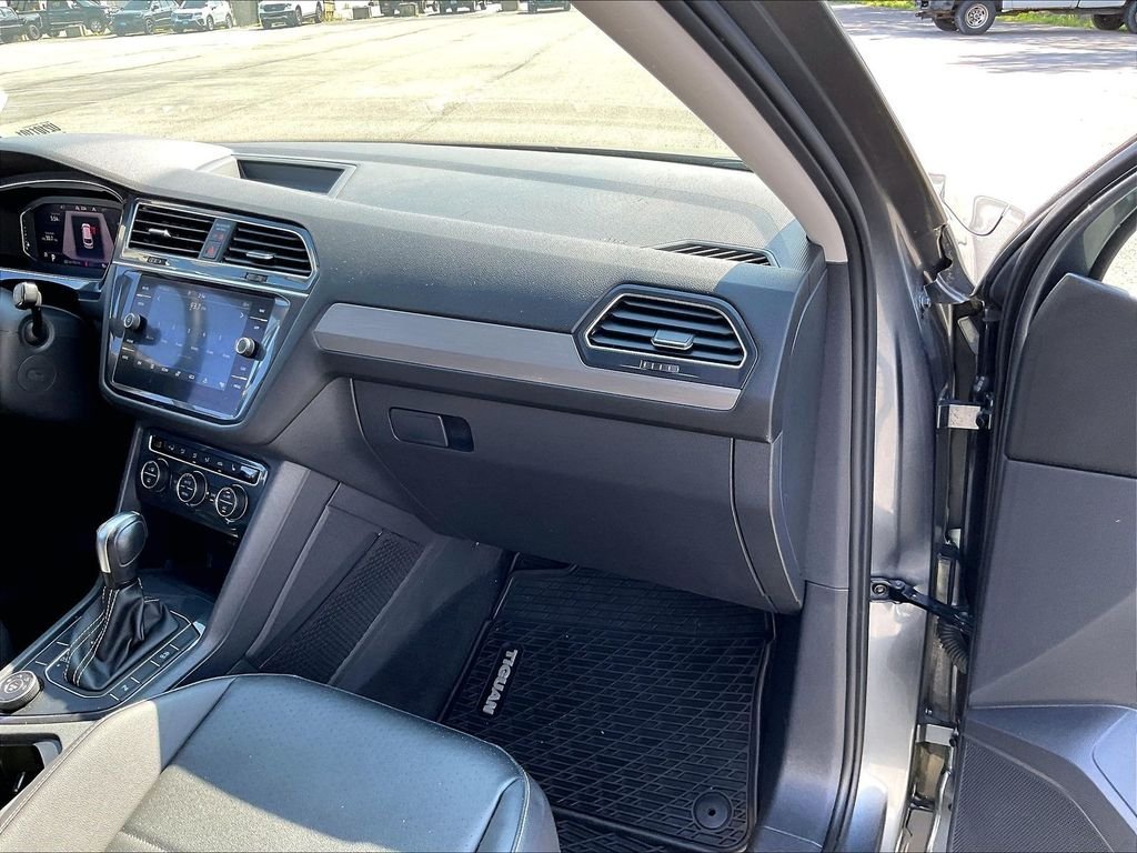 Used 2021 Platinum Gray Metallic Volkswagen 2.0T SEL image 13