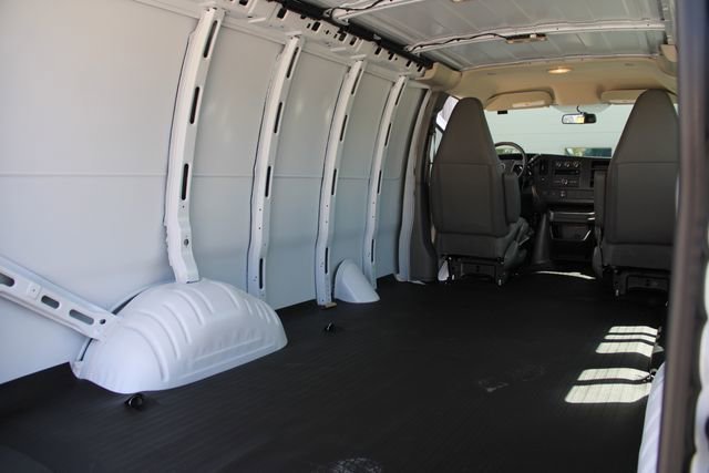 New 2026 Summit White GMC Work Van image 21