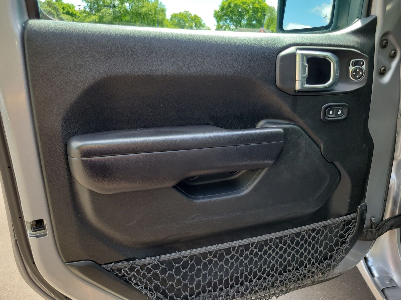 Used 2021 Silver Jeep Unlimited Sport S image 7
