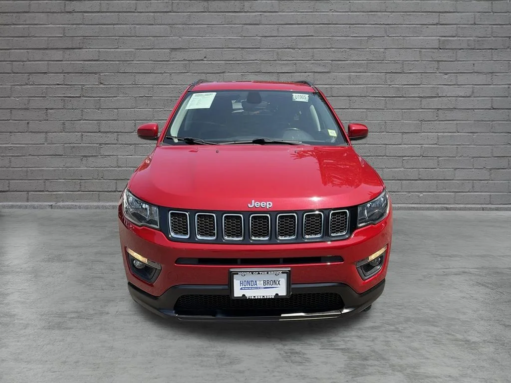Used 2019 Red Line Jeep Latitude image 5
