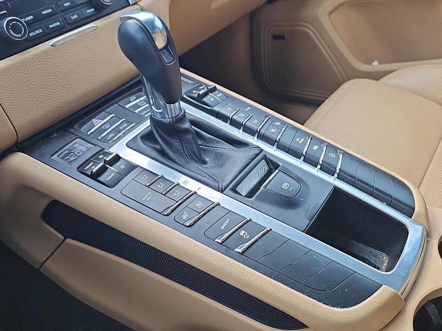 Used 2018  Porsche S image 13