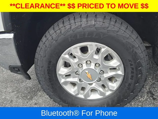 Used 2024 White Chevrolet LT image 32