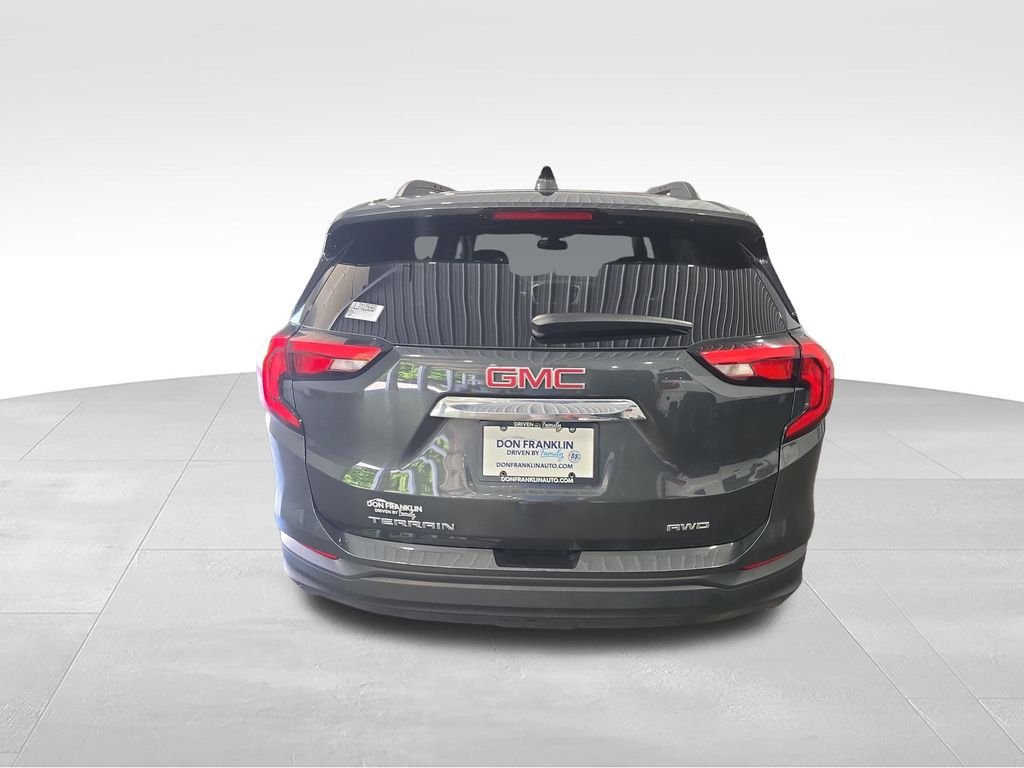 Used 2018 Gray GMC SLE image 4