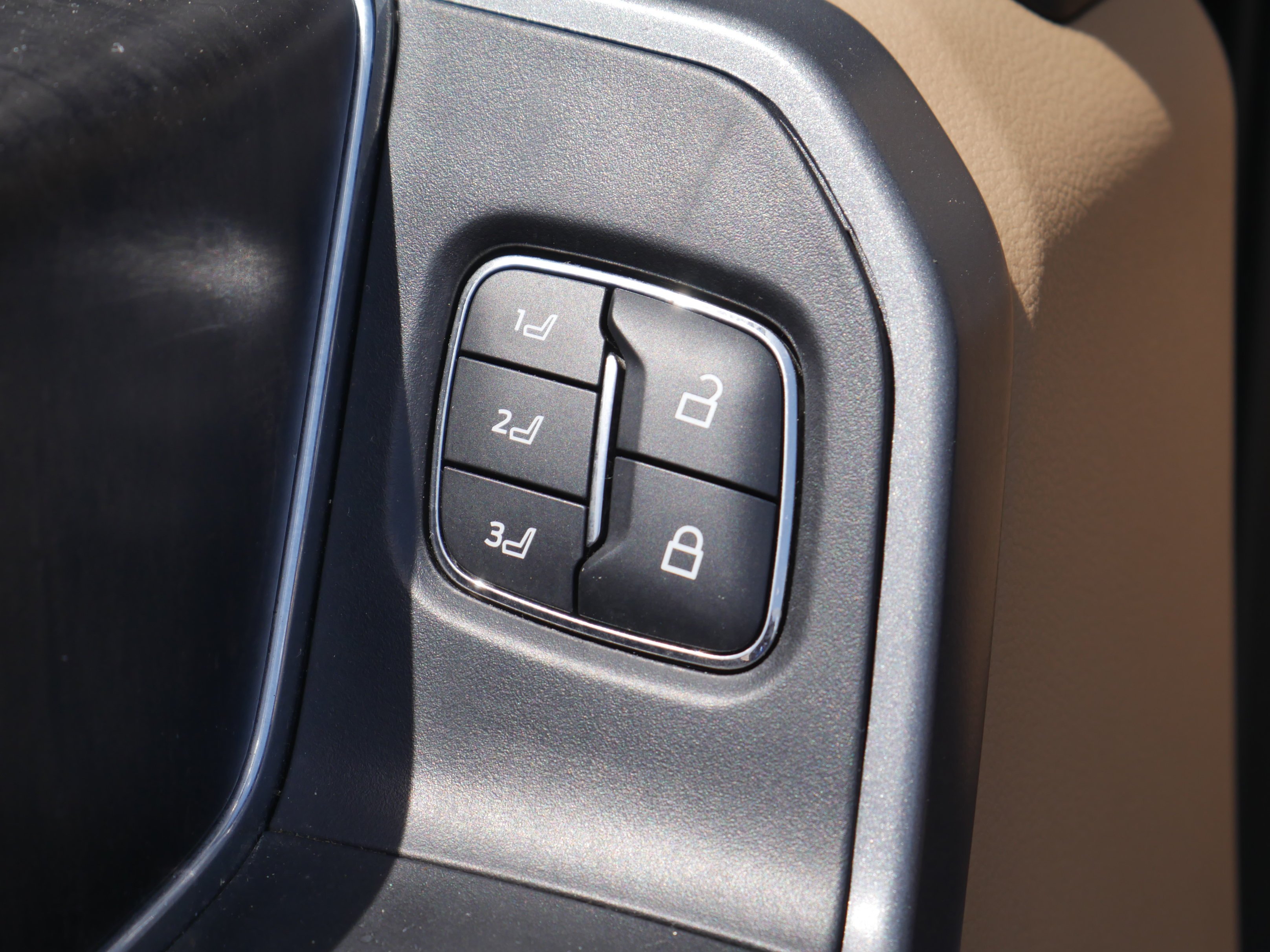 Certified Used 2023 Black Metallic Ford LARIAT image 41