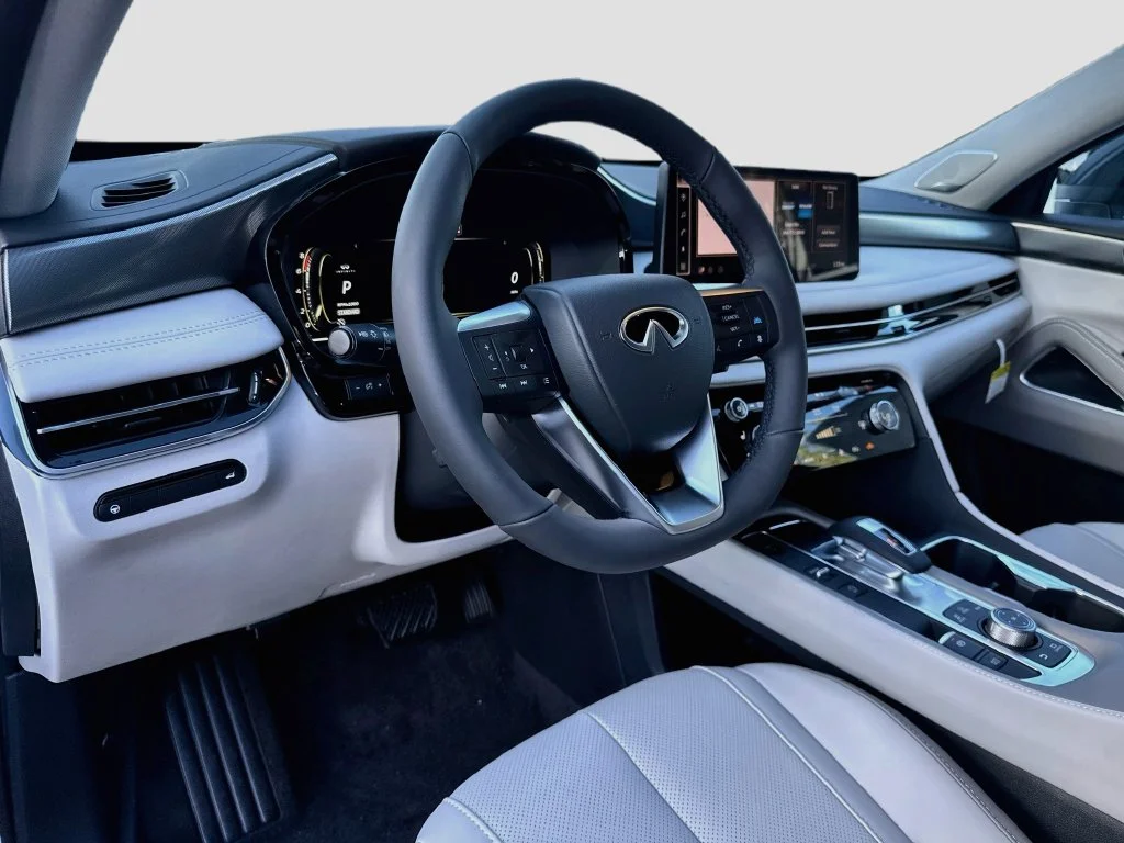 New 2027 White INFINITI LUXE image 9