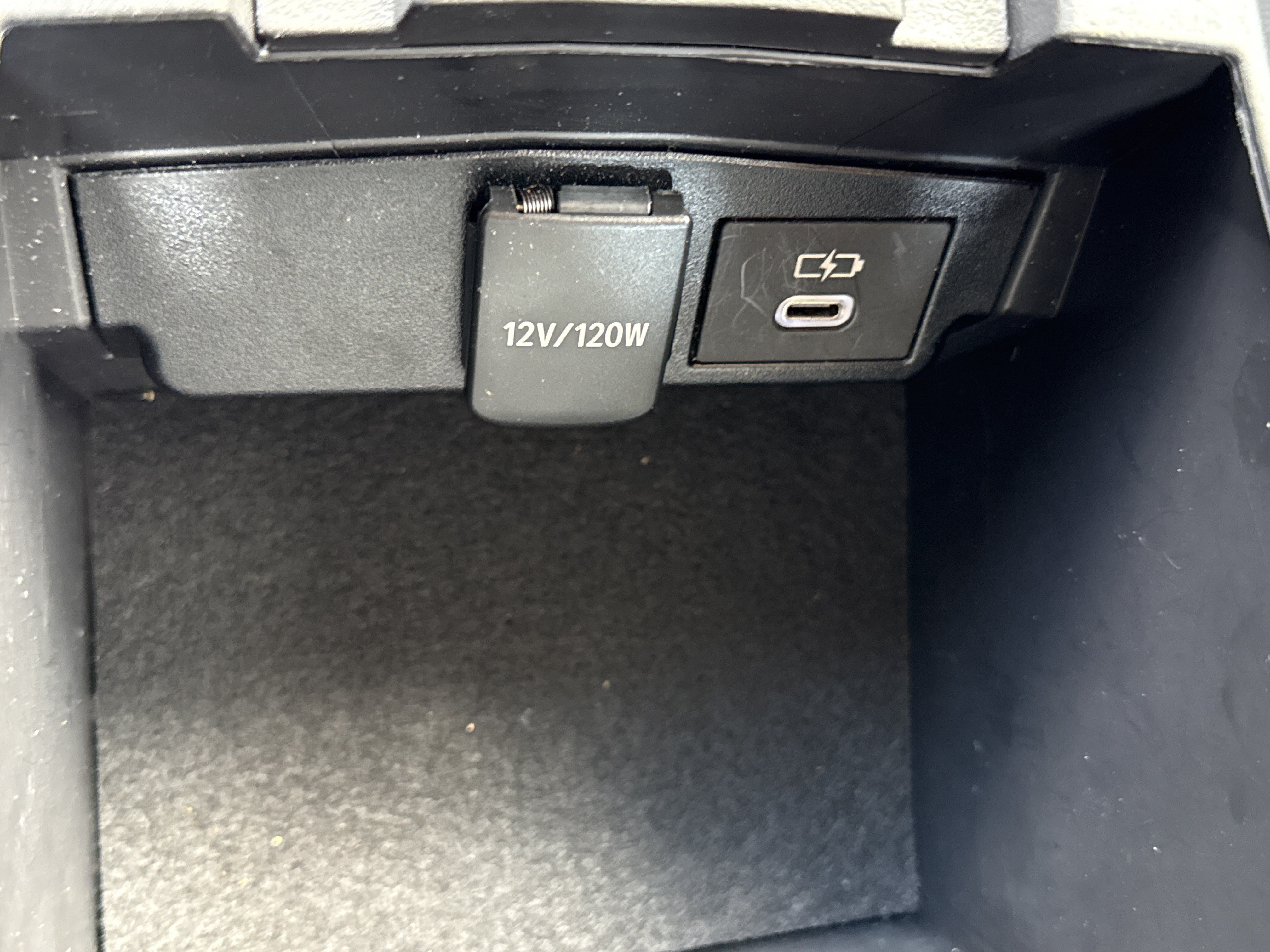 Used 2025 Ice Cap Toyota LE image 27