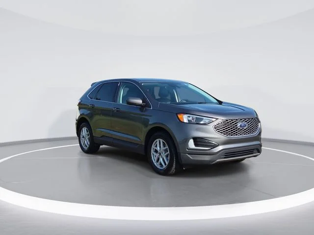 Used 2024 Gray Ford SEL image 2