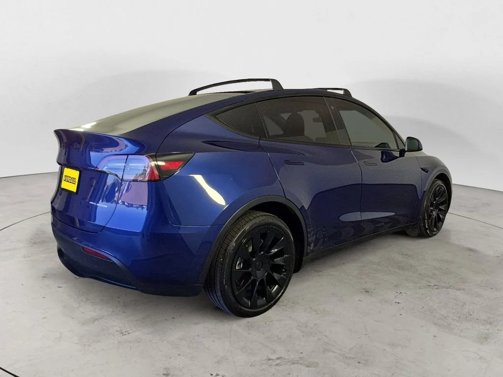 Used 2023 Blue Tesla Long Range image 5