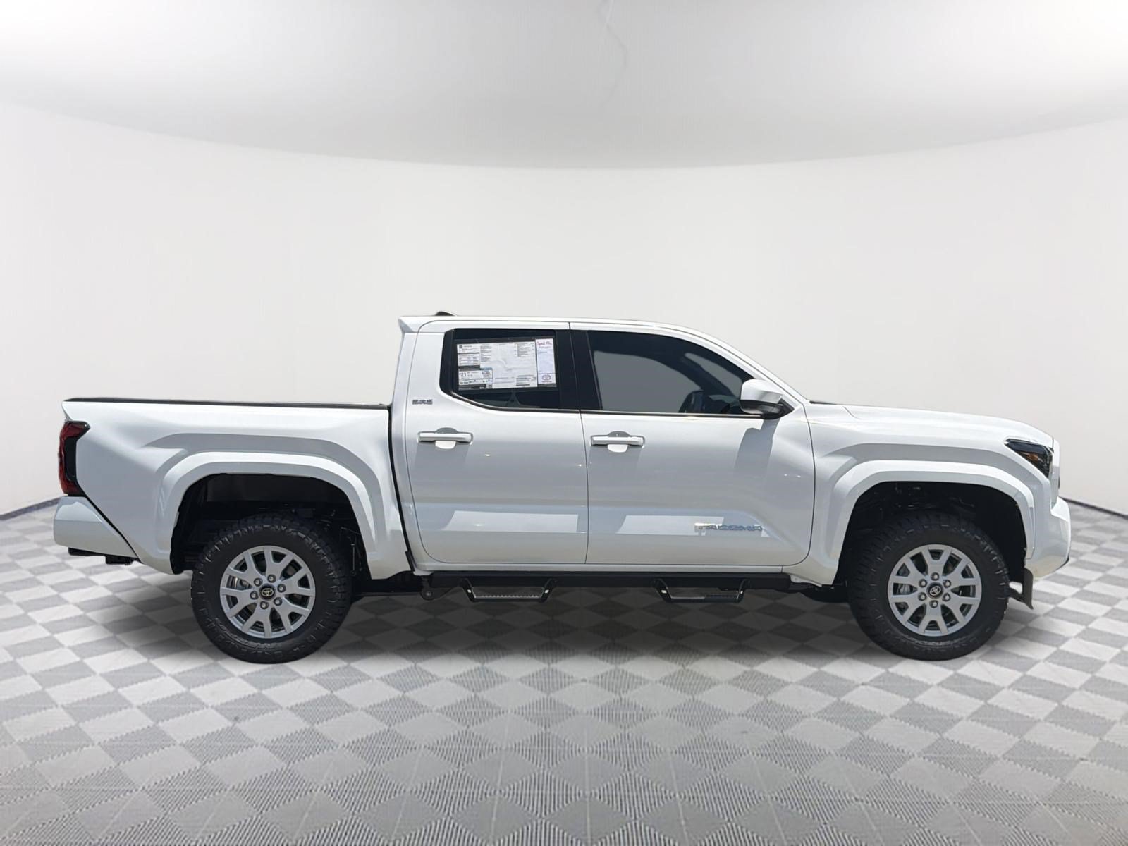 New 2026 Ice Cap Toyota SR5 image 8