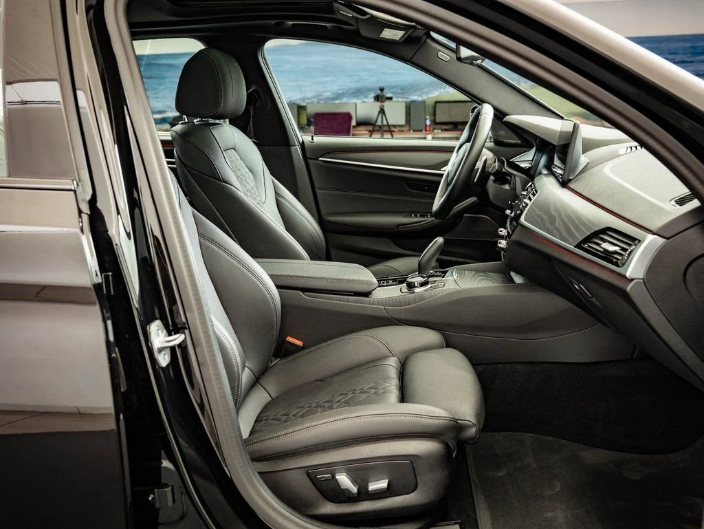 Used 2023 Black Sapphire Metallic BMW 540i xDrive image 24