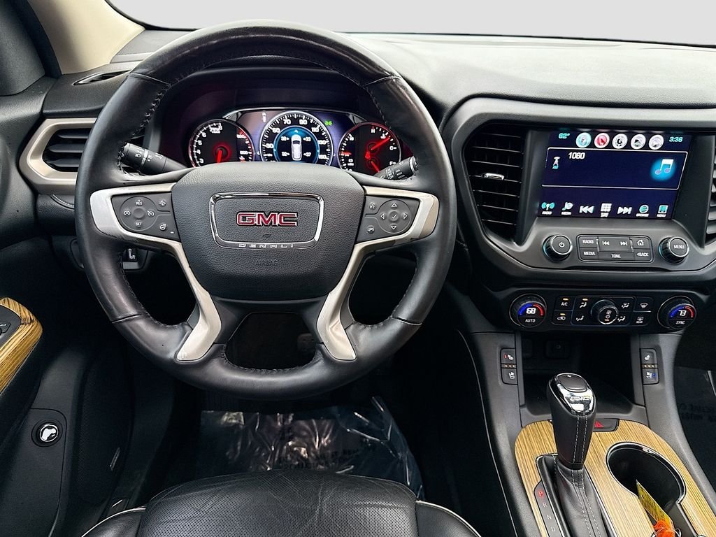 Used 2017 White Frost Tricoat GMC Denali image 24
