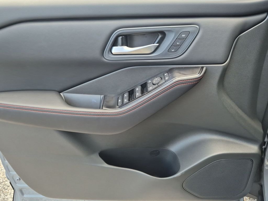 New 2026 Boulder Gray Pearl Nissan Rock Creek® image 34