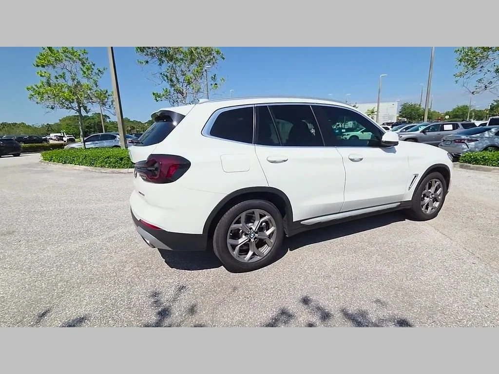 Used 2023 Alpine White BMW xDrive30i image 36