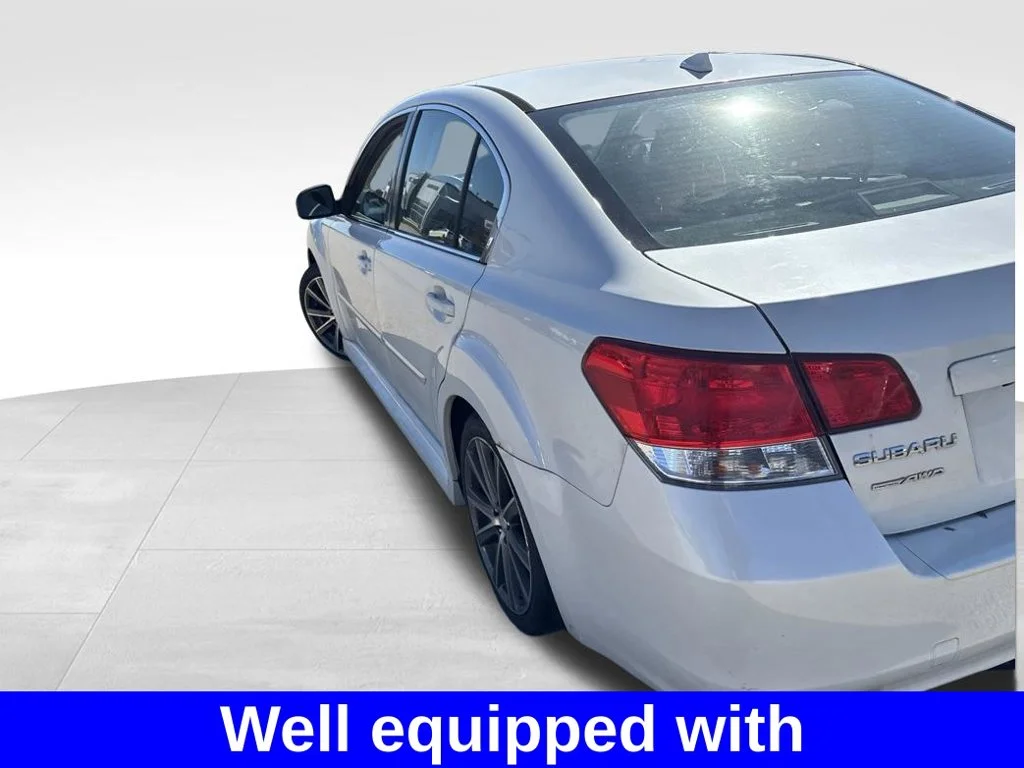 Used 2014 White Subaru 2.5i image 3