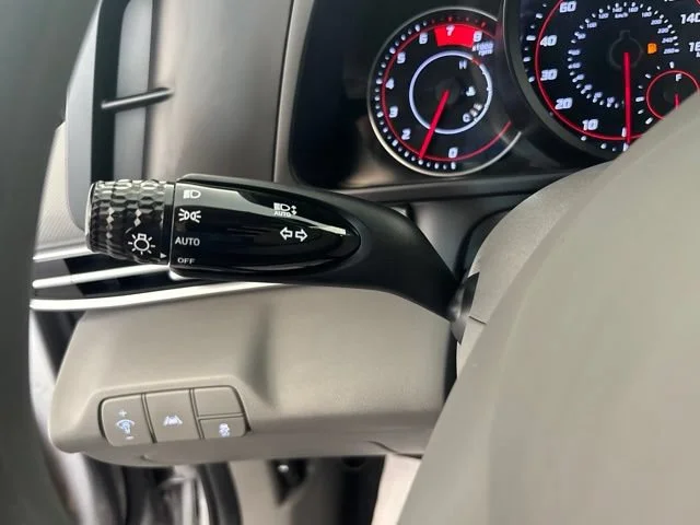 Used 2023 Gray Hyundai SEL image 9