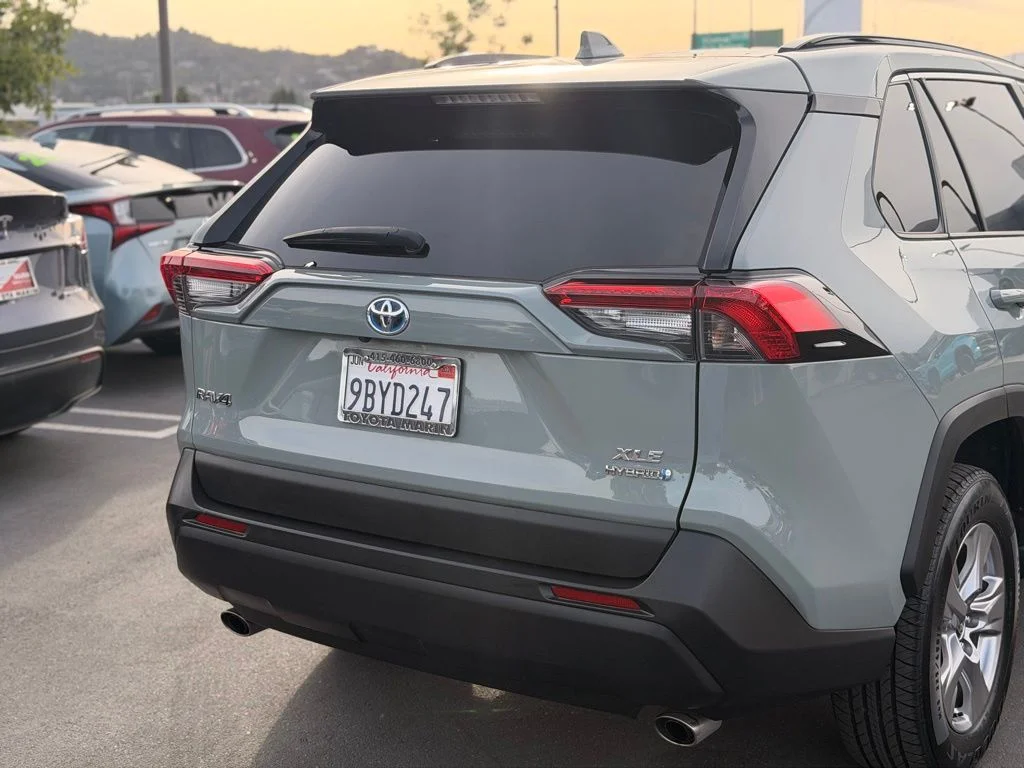 Used 2022  Toyota XLE image 12