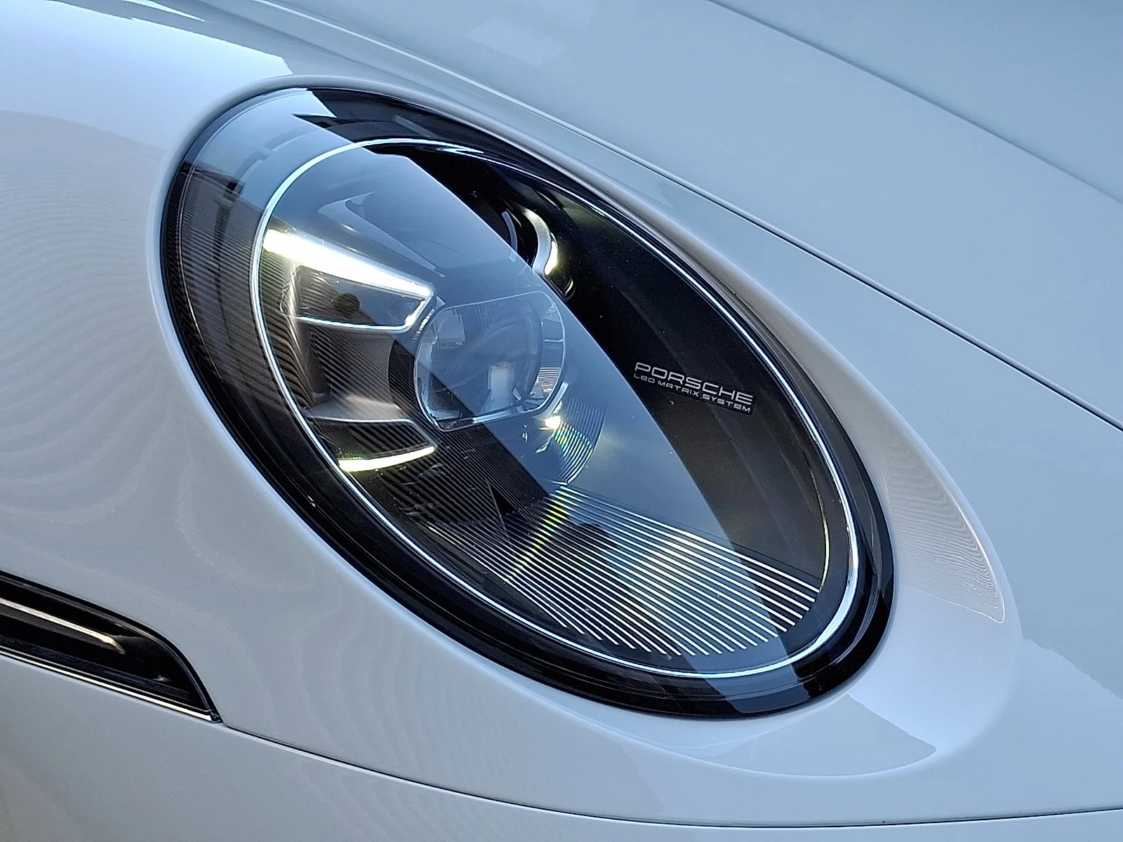Used 2025 White   0Q Porsche Turbo S image 12