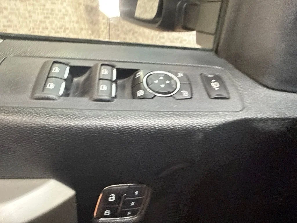 Used 2019 Agate Black Metallic Ford Lariat image 18