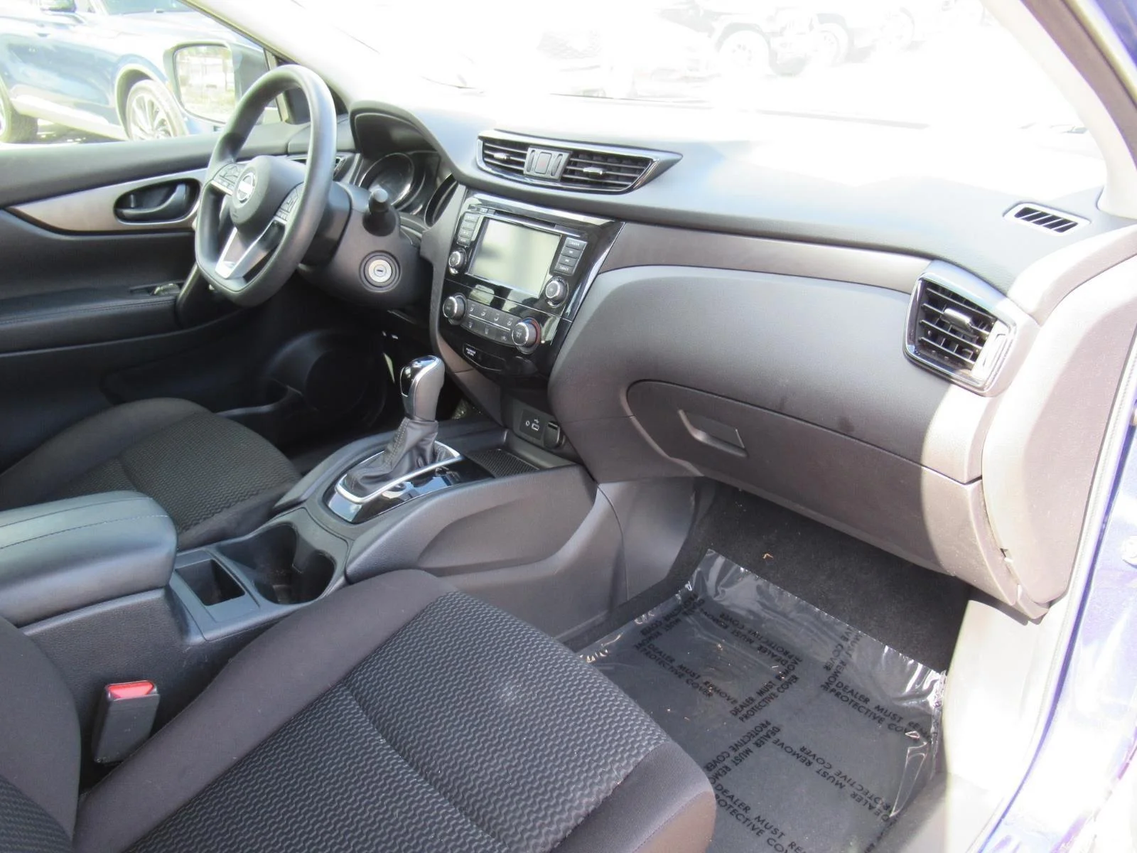 Used 2020 Caspian Blue Nissan S image 11