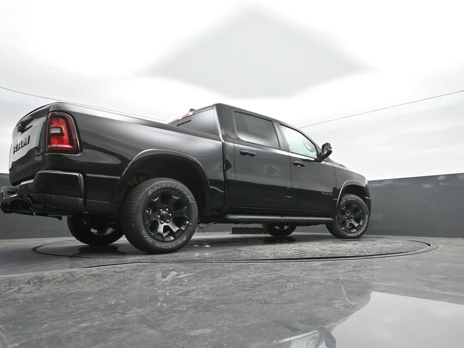 New 2026 Diamond Black Crystal Pearl-Coat Exterior Paint RAM Big Horn image 35
