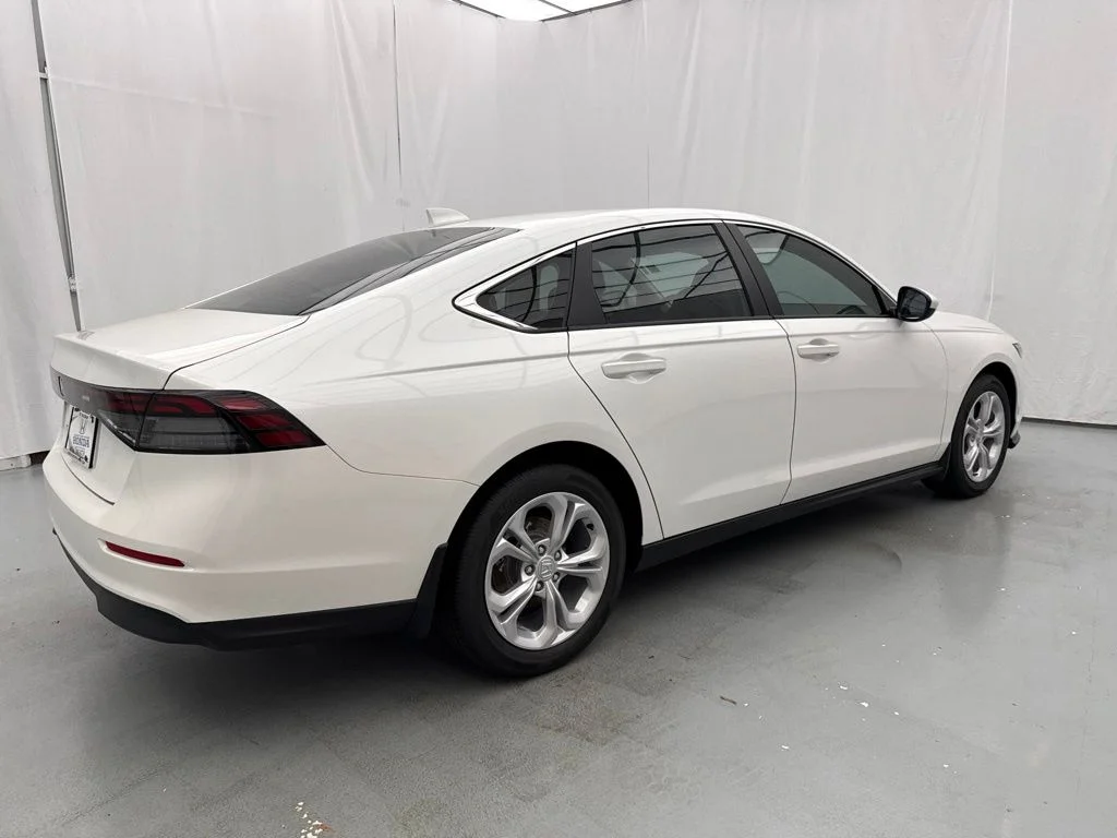 New 2026 Platinum White Pearl Honda LX image 11