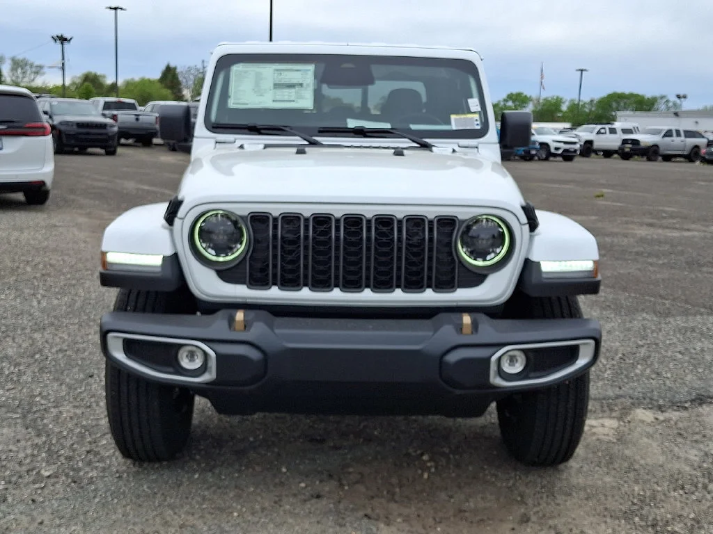 New 2026 Bright White Clear-Coat Exterior Paint Jeep 85th Anniversary Edition image 2