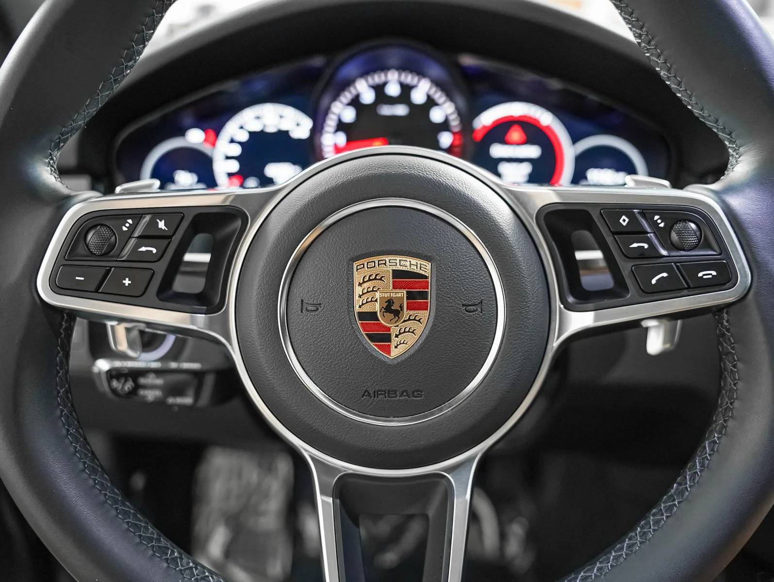 Certified Used 2023 QUARTZITE GREY Porsche  image 17