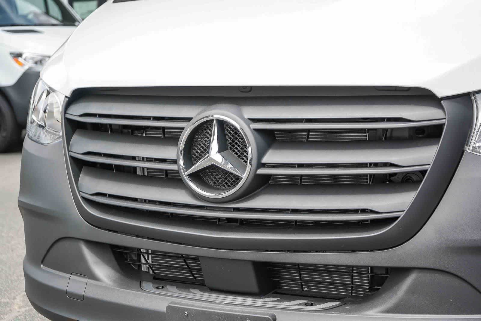 New 2026 Arctic White Mercedes-Benz Cargo 170Ext High Roof RWD 2.0L I4 Diesel Turbo HO image 41