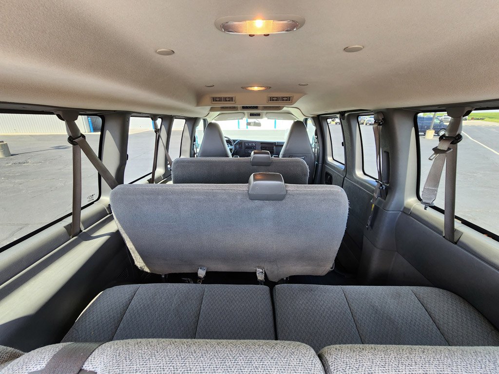 Used 2017 Summit White Chevrolet LS image 13