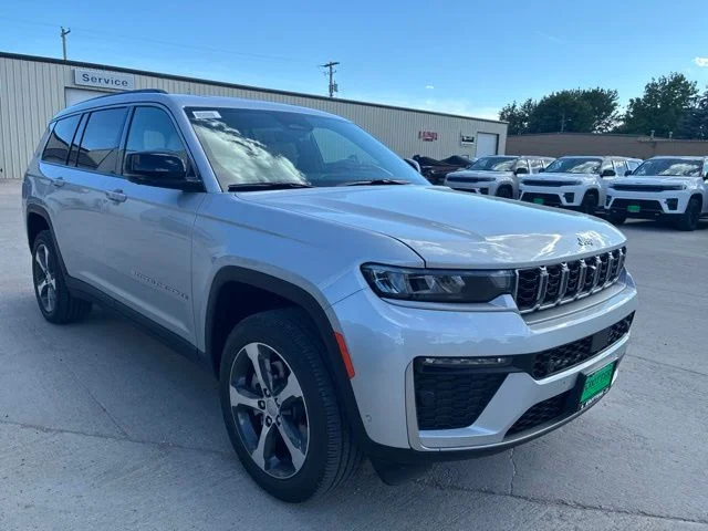 New 2026 Silver Zynith Jeep Limited image 4