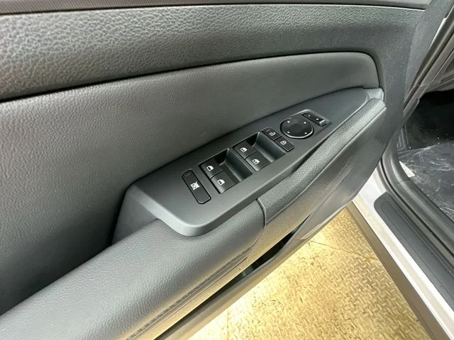 New 2026 Glacial White Pearl Kia EX image 16