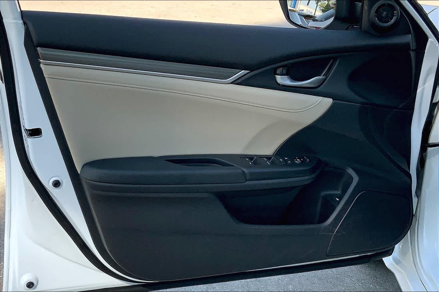 Used 2019 Platinum White Pearl Honda EX-L image 21